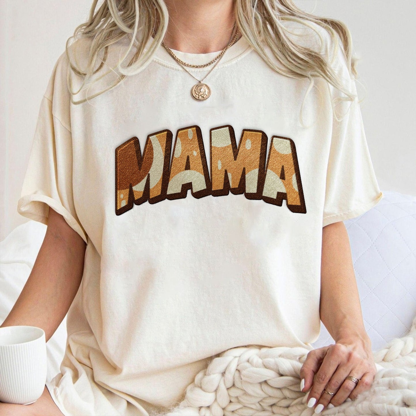 Mama Blue Dog T-Shirt, Retro Mama Mother's Day Gift T-Shirt