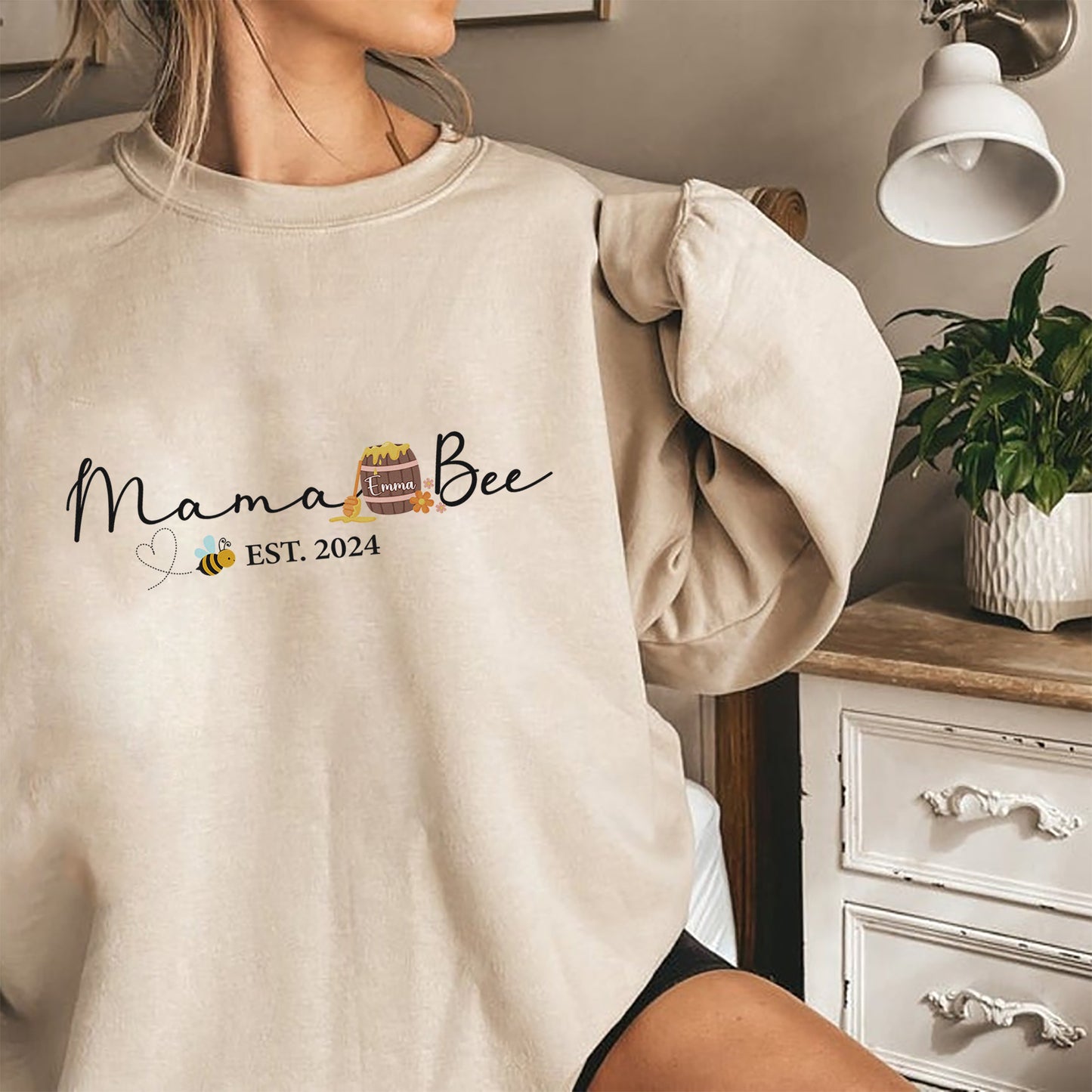 Personalized Mama Bee Sweatshirt with Kids' Name Sweatshirt