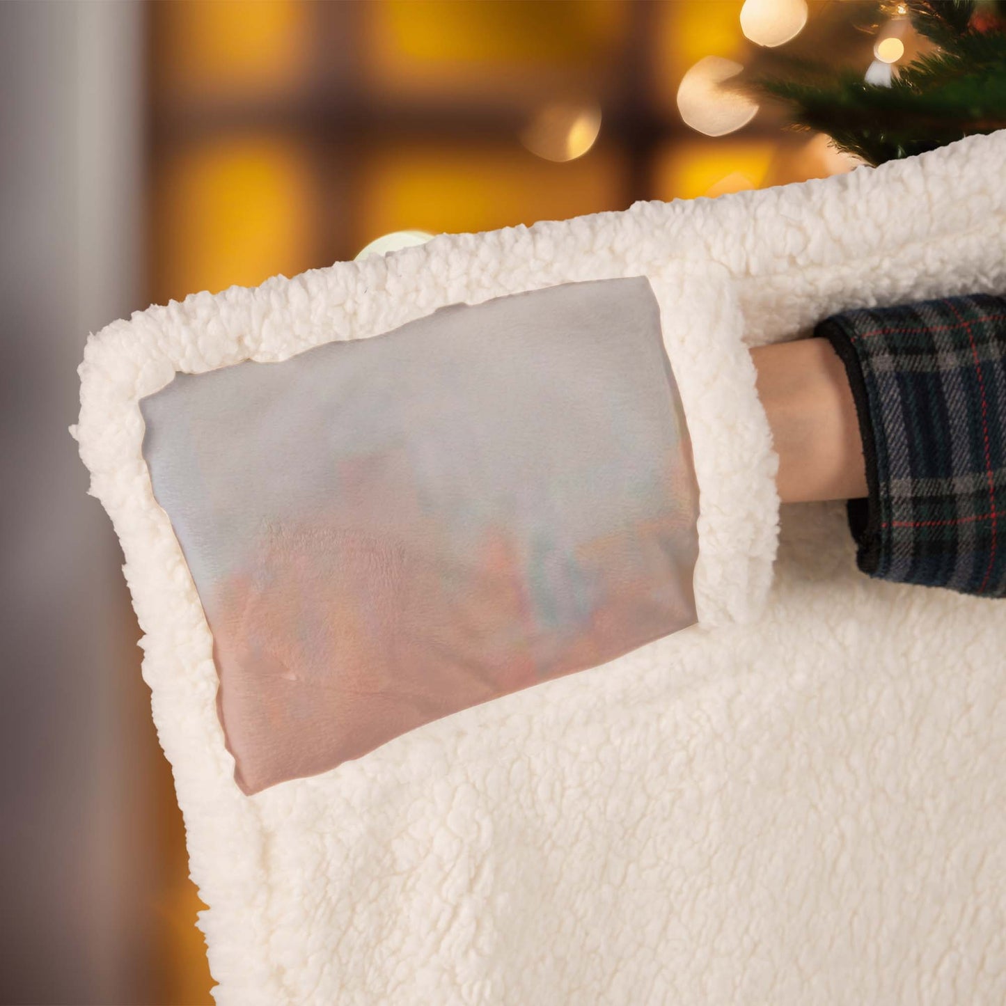 Personalized Woman Warrior of God I Am The Daughter Of A King Hooded Blanket